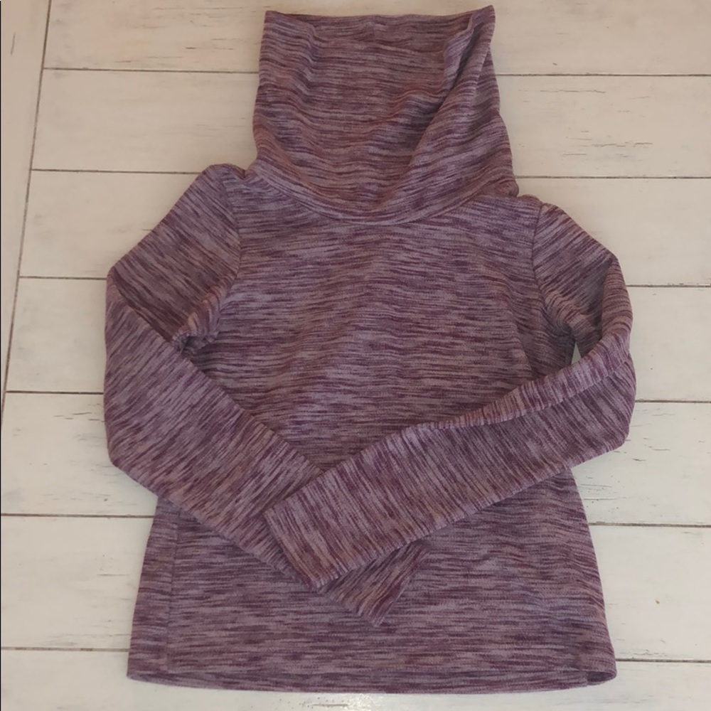 Columbia turtle neck sweatshirt